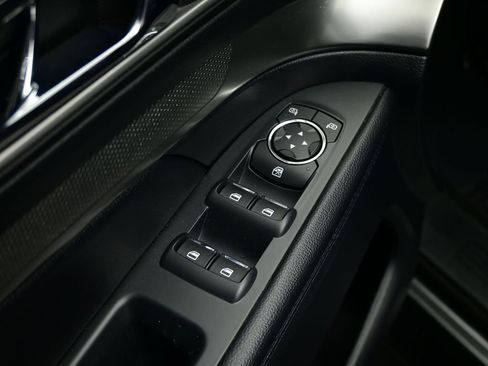 Used 2019 Ford Explorer XLT image 51