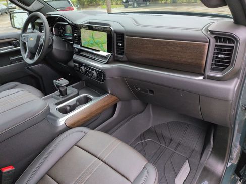 Certified 2026 Chevrolet Silverado 1500 High Country w/ Technology Package image 27