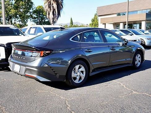Used 2026 Hyundai Sonata SE FWD image 8
