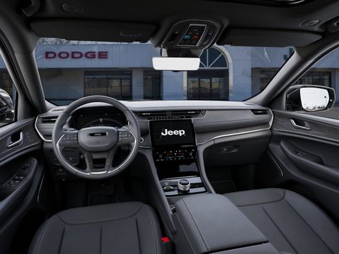 New 2025 Jeep Grand Cherokee L Limited w/ Luxury Tech Group II image 40