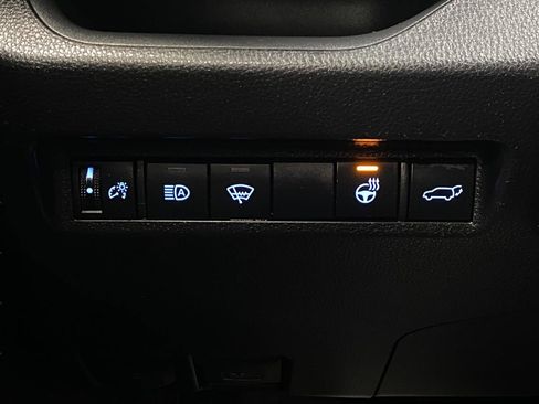 Used 2020 Toyota RAV4 XLE Premium image 15