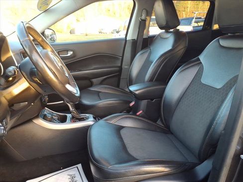 Used 2019 Jeep Compass Latitude w/ Popular Equipment Group image 12