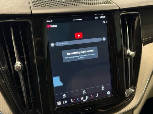 Used 2023 Volvo XC60 B5 Ultimate w/ Protection Package Premier image 25