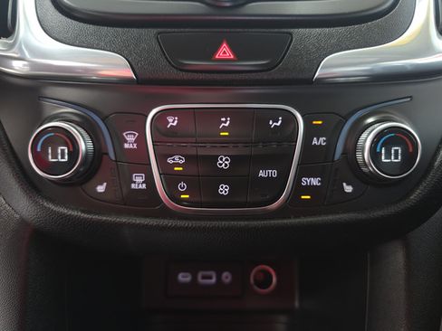Used 2020 Chevrolet Equinox LT AWD/4WD image 20