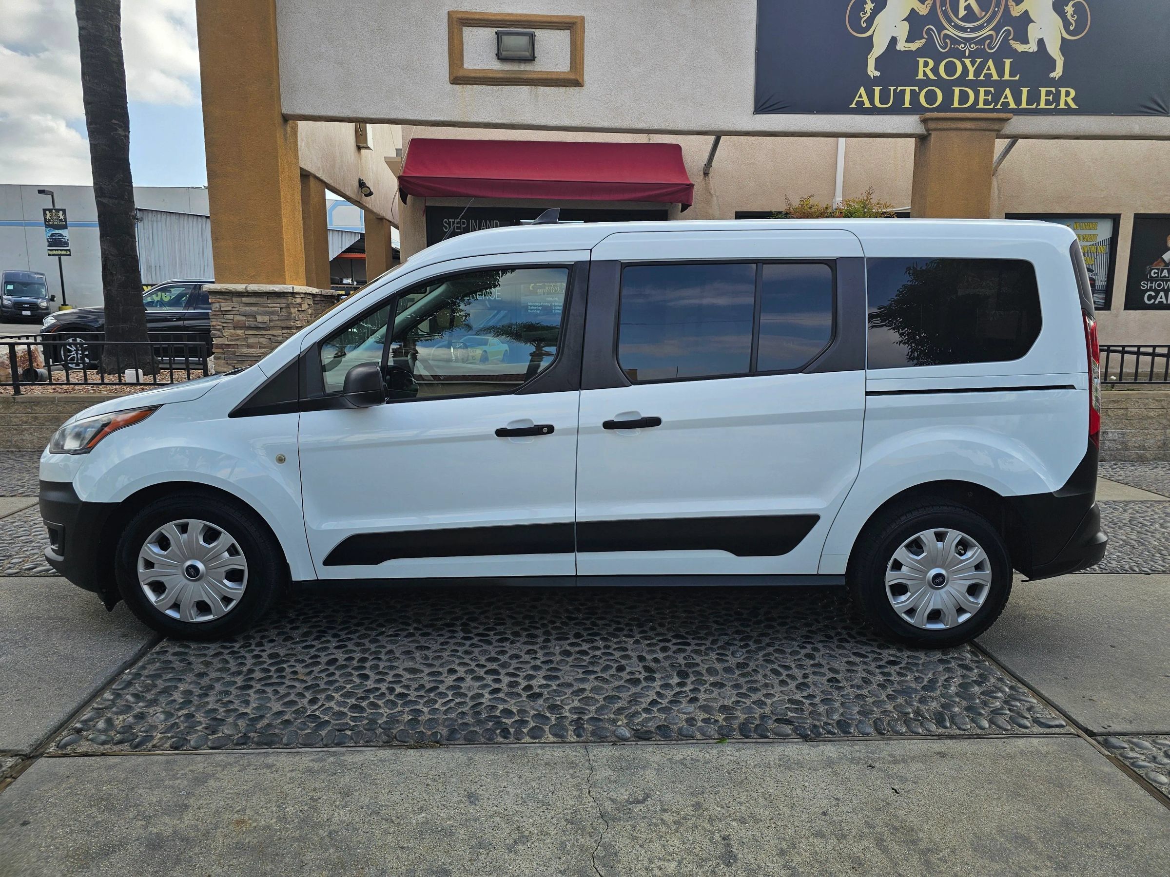 Used 2021 Ford Transit Connect XL FWD image 8