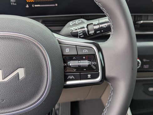 New 2026 Kia Carnival FWD image 31