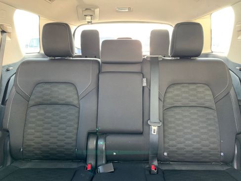 Used 2025 Nissan Pathfinder SV image 40