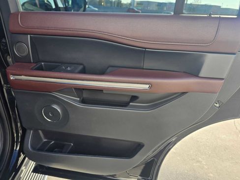 Used 2023 Ford Expedition Limited image 13