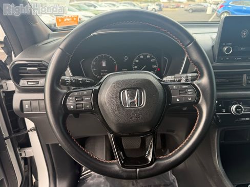 Certified 2023 Honda Pilot Sport image 15