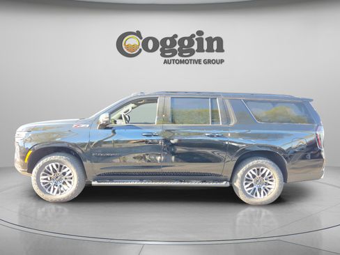 New 2026 Chevrolet Suburban Z71 image 2