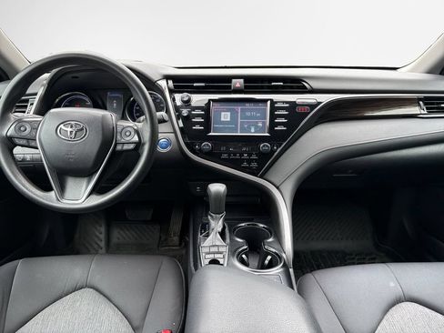 Used 2019 Toyota Camry LE FWD image 22