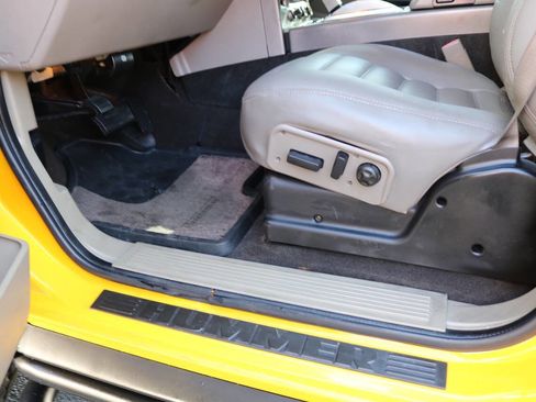 Used 2003 HUMMER H2 Base 4dr 4WD SUV w/ Preferred Equipment Group image 44