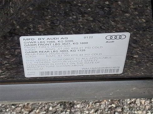 Used 2022 Audi e-tron Premium image 23