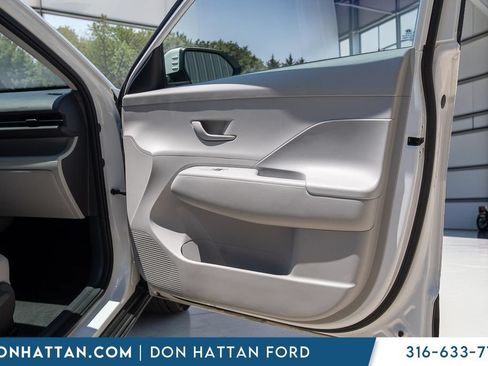 Used 2025 Hyundai Kona SEL FWD image 22