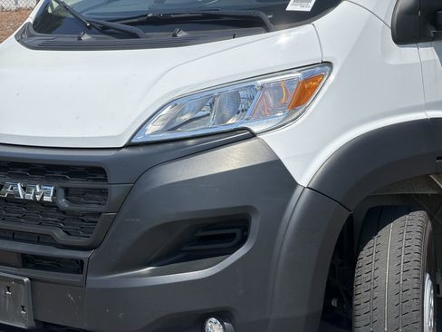 Used 2025 RAM ProMaster 2500 w/ Convenience Group FWD image 15