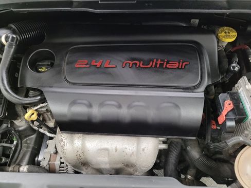 Used 2018 Jeep Compass Latitude w/ Safe & Security Group AWD/4WD image 30