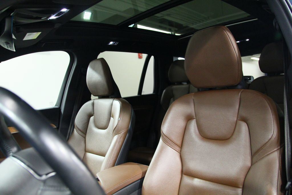 Used 2022 Volvo XC90 T6 Momentum w/ Advanced Package AWD/4WD image 6