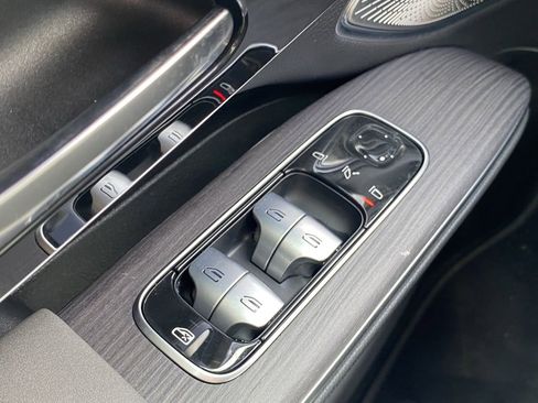Used 2023 Mercedes-Benz EQS 580 4MATIC SUV image 9
