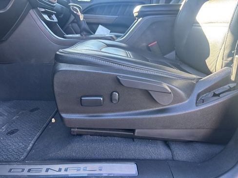Used 2022 GMC Canyon Denali image 16