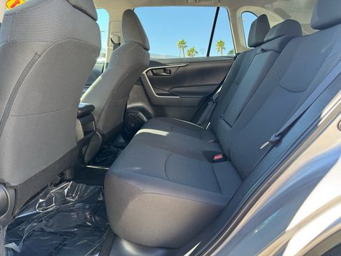 Used 2021 Toyota RAV4 LE image 16