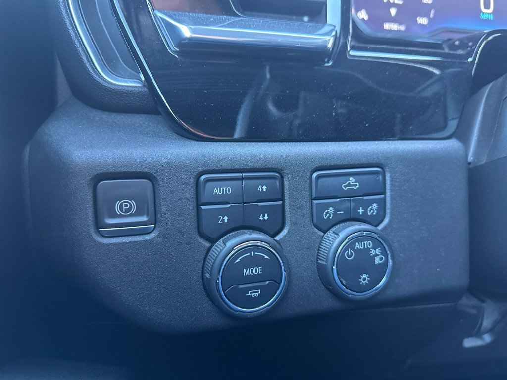 Used 2023 Chevrolet Silverado 1500 LT AWD/4WD image 22
