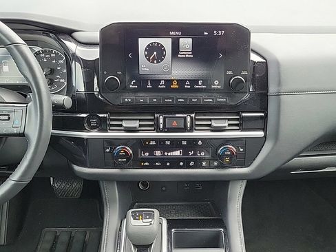 Used 2025 Nissan Pathfinder SL AWD/4WD image 27