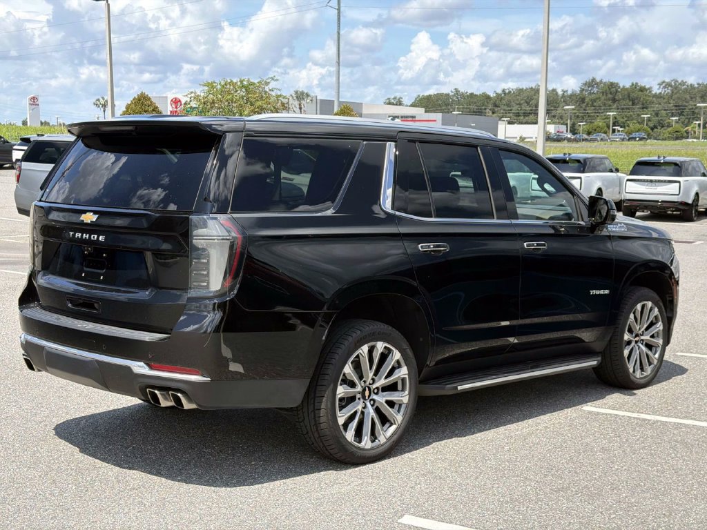 Used 2025 Chevrolet Tahoe High Country AWD/4WD image 5