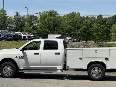 Used 2018 RAM 3500 Tradesman w/ Chrome Appearance Group AWD/4WD image 2