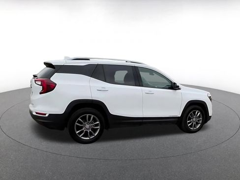 Used 2024 GMC Terrain SLT AWD/4WD image 15