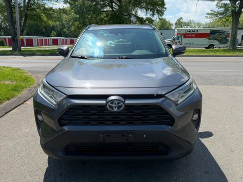 Used 2019 Toyota RAV4 XLE w/ Convenience Package AWD/4WD image 2