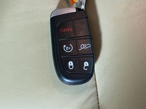 Used 2014 Jeep Grand Cherokee Limited w/ Trailer Tow Group IV RWD image 33