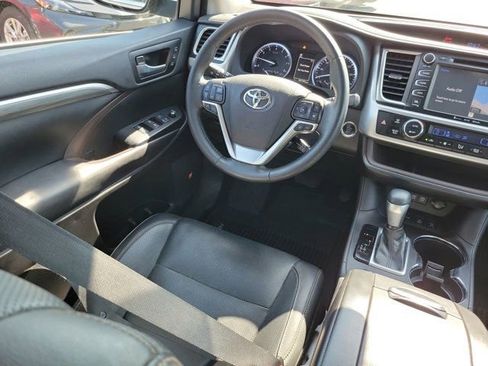 Used 2018 Toyota Highlander Limited Platinum w/ Protection Package #3 image 22