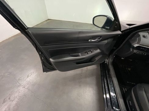 Used 2024 Nissan Altima 2.5 SV image 21