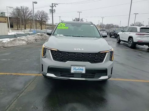 Used 2025 Kia Sorento S w/ Panoramic Sunroof Package image 22