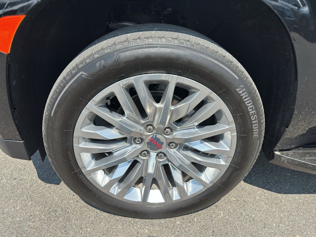 Used 2024 GMC Yukon Denali AWD/4WD image 9