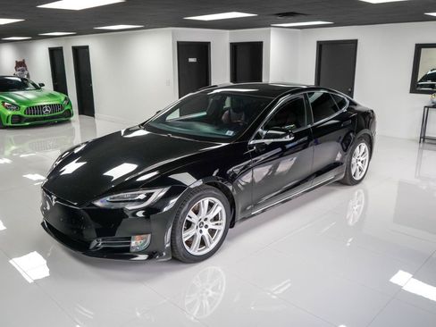 Used 2020 Tesla Model S Long Range Plus AWD/4WD image 2