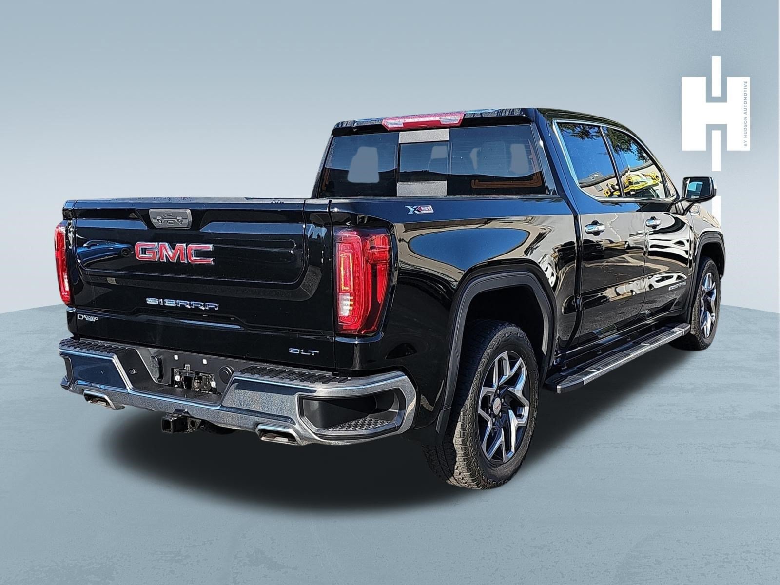 Used 2023 GMC Sierra 1500 SLT w/ SLT Premium Package AWD/4WD image 3