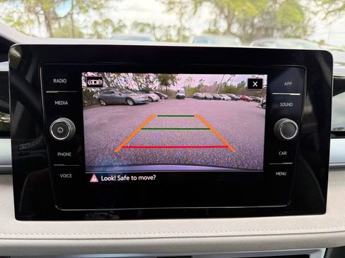 Used 2025 Volkswagen Taos SE image 26