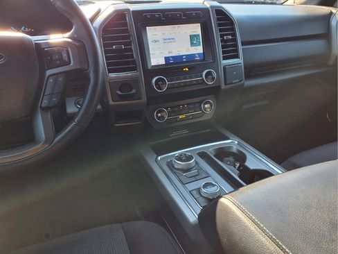 Used 2020 Ford Expedition XLT image 5