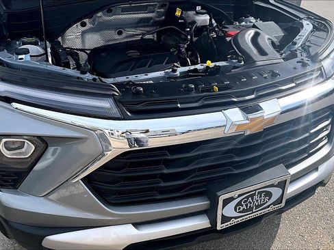 Used 2025 Chevrolet TrailBlazer LT AWD/4WD image 31