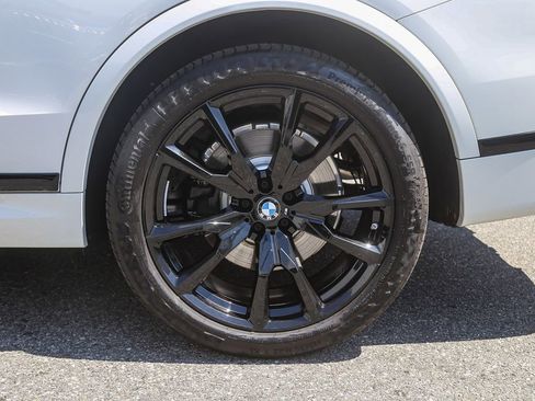 Used 2026 BMW X7 xDrive40i w/ M Sport Package AWD/4WD image 8