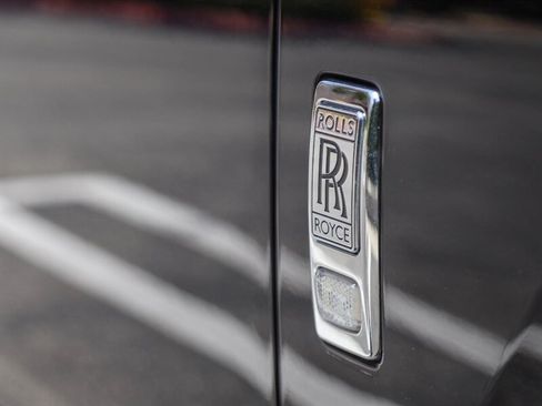 Used 2012 Rolls-Royce Ghost RWD image 18
