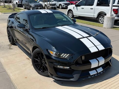 Used 2019 Ford Mustang Shelby GT350 w/ Technology Package RWD image 6