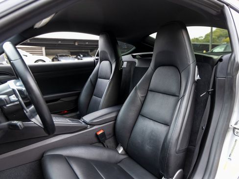 Used 2018 Porsche 718 Cayman S image 5