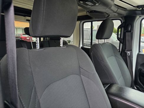 Used 2019 Jeep Wrangler Unlimited Sport S AWD/4WD image 20