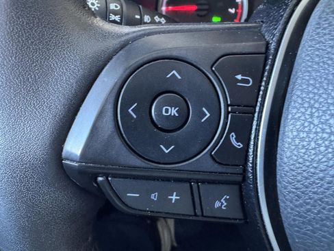 Used 2021 Toyota RAV4 XLE w/ Convenience Package image 18