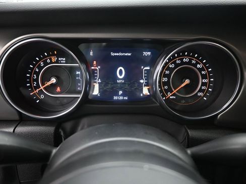 Used 2023 Jeep Gladiator Sport AWD/4WD image 3
