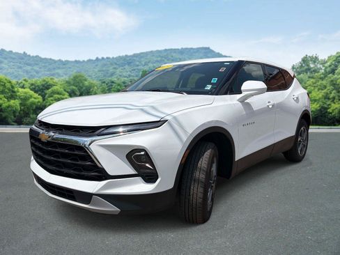 Used 2025 Chevrolet Blazer LT FWD image 24