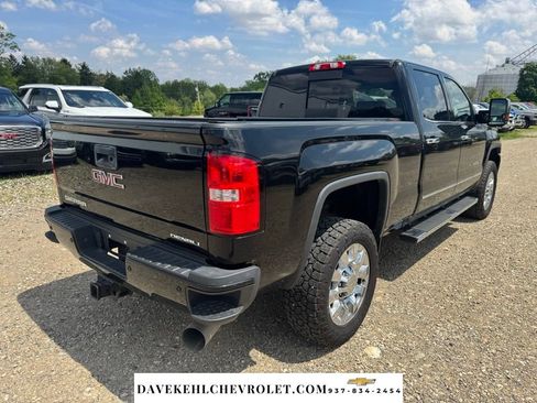 Used 2018 GMC Sierra 2500 Denali w/ Duramax Plus Package AWD/4WD image 5
