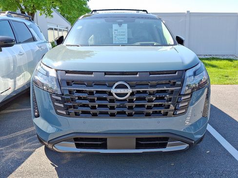 New 2026 Nissan Pathfinder Platinum w/ Cargo Package AWD/4WD image 2